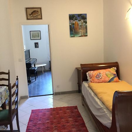 Proche Du Chateau De Versaillles Une Chambre Avec Jardin แวร์ซาย ภายนอก รูปภาพ