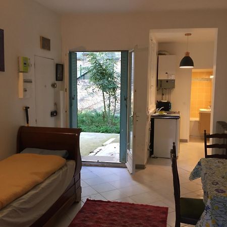 Proche Du Chateau De Versaillles Une Chambre Avec Jardin แวร์ซาย ภายนอก รูปภาพ